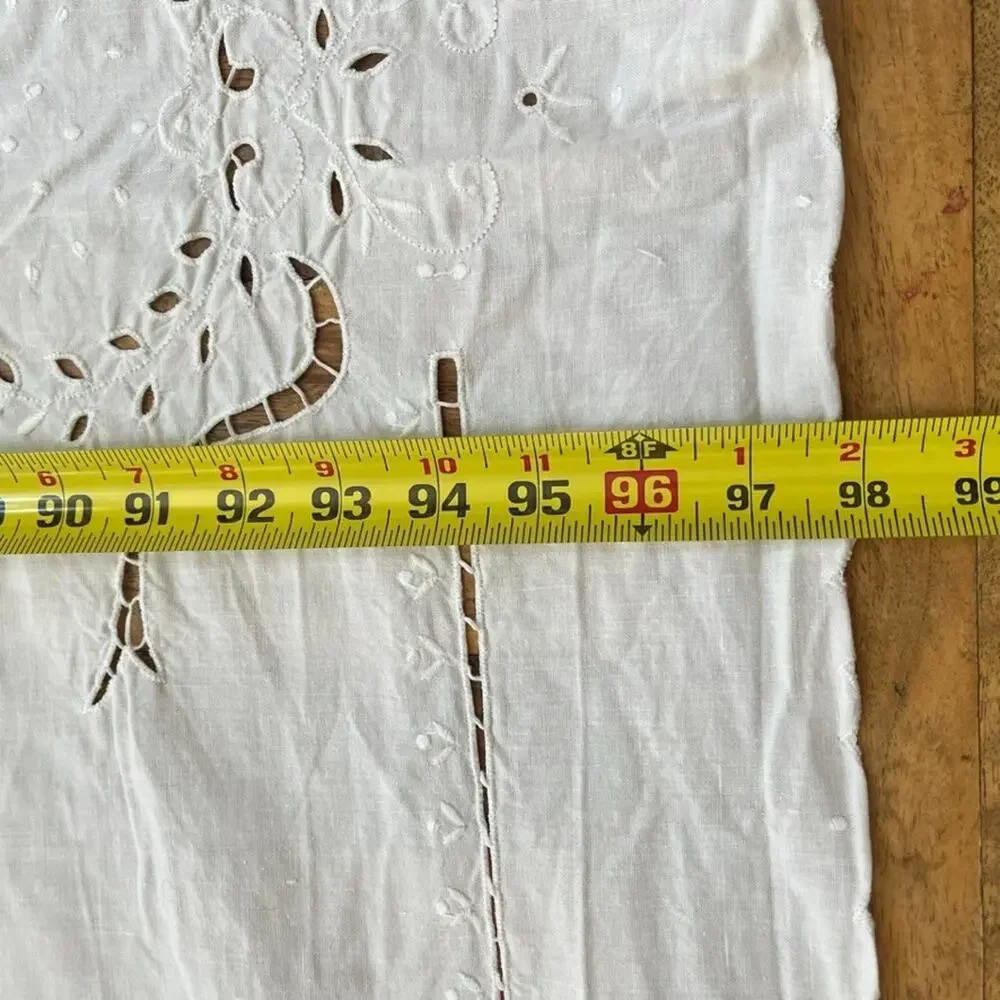 Imperial Elegance White Cotton Tablecloth 98